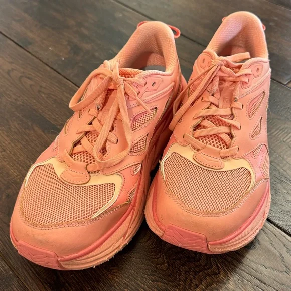 Hoka One Clifton L Orange Coral Athletic Shoes Size 10 - Picture 1 of 13